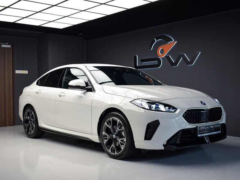 BMW 2 Series photo 1